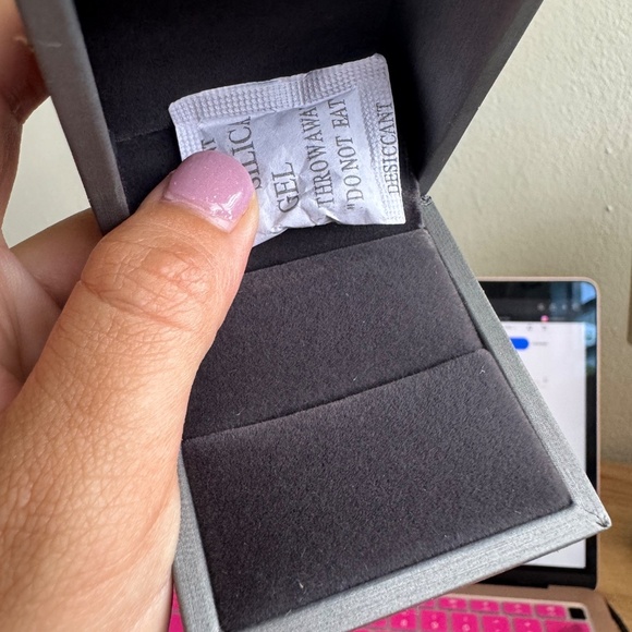 Set of 5 Velvet Ring Boxes – New & Elegant – Jewelry Storage, Gifts or Proposals - Picture 12 of 12